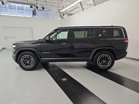 Used 2025 Rivian R1S Adventure AWD/4WD image 2