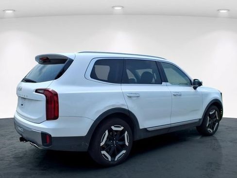 Used 2025 Kia Telluride S FWD image 9