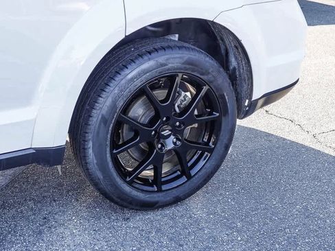 Used 2018 Dodge Journey SXT w/ Blacktop Package image 10