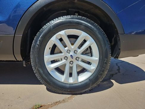Used 2017 Ford Explorer XLT w/ Equipment Group 202A FWD image 10