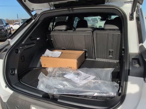 New 2026 Chevrolet Equinox EV LT image 11