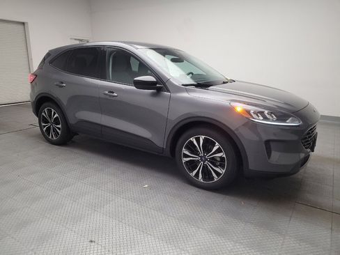 Used 2022 Ford Escape SE w/ SE Sport Appearance Package image 11