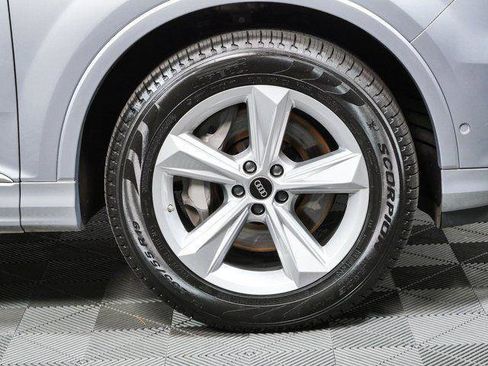 Used 2022 Audi Q7 3.0T Premium w/ Convenience Package AWD/4WD image 39