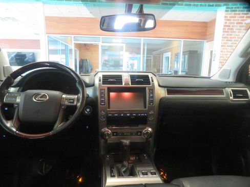 Used 2018 Lexus GX 460 Premium w/ Premium Package AWD/4WD image 54