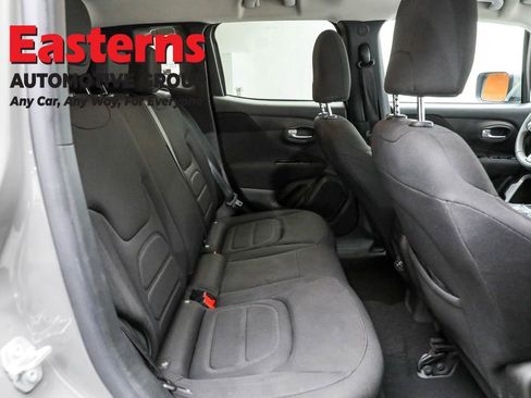 Used 2021 Jeep Renegade Latitude image 23