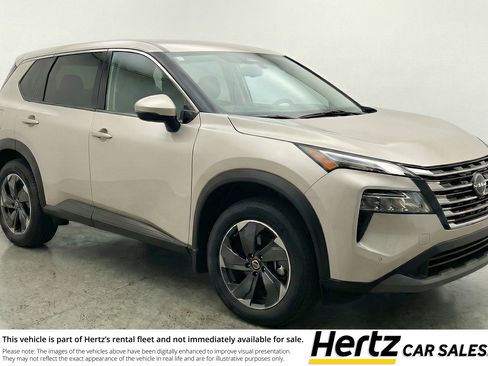 Used 2025 Nissan Rogue SV FWD image 1