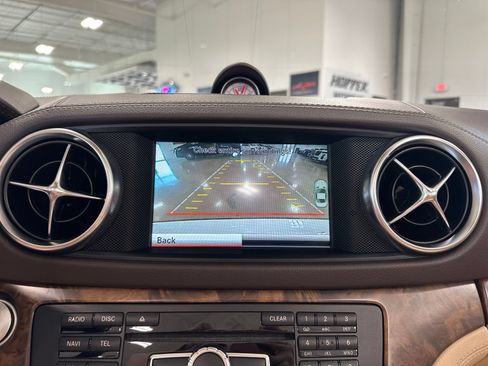 Used 2016 Mercedes-Benz SL 550 image 38