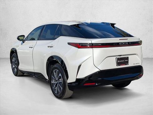 Used 2025 Lexus RZ 300e image 8