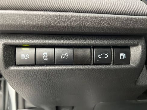 Used 2025 Toyota Camry LE FWD image 42