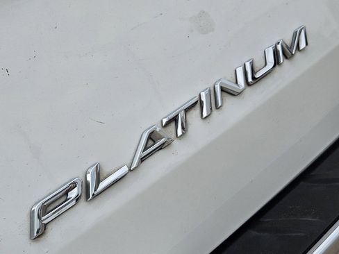 Used 2020 Ford Explorer Platinum w/ Premium Technology Package image 15