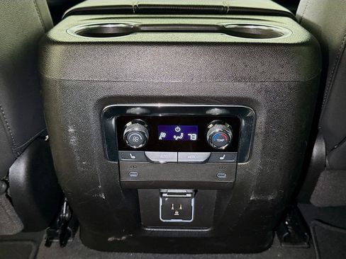 Certified 2025 Chevrolet Suburban Premier AWD/4WD image 24