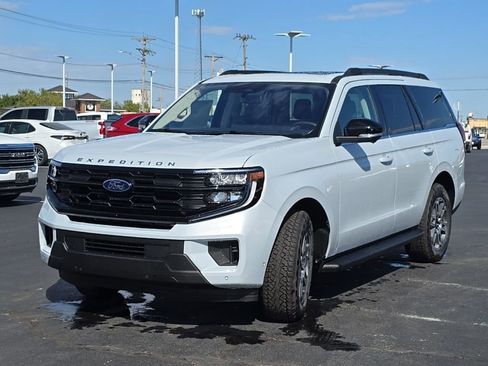 New 2025 Ford Expedition Active image 68
