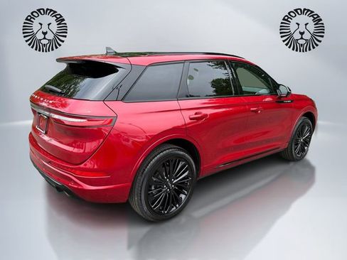 Used 2025 Lincoln Corsair AWD w/ Equipment Group 101A image 5