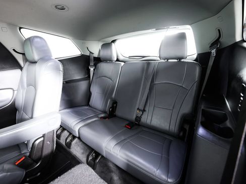 Used 2021 Buick Enclave Essence w/ LPO, Floor Liner Package FWD image 18