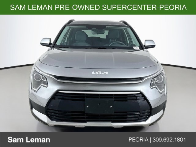Used 2025 Kia Niro LX FWD image 2