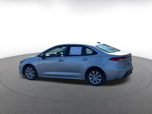 Used 2025 Toyota Corolla LE image 9