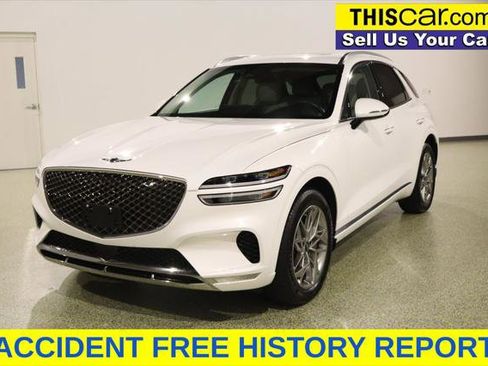 Used 2025 Genesis GV70 2.5T w/ Select Package AWD/4WD image 3