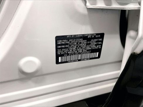 Used 2025 Subaru Forester Premium AWD/4WD image 36