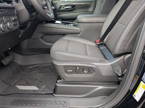 New 2026 Chevrolet Suburban LS w/ Max Trailering Package AWD/4WD image 10