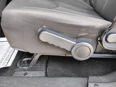 Used 2016 Jeep Wrangler Unlimited Sahara image 12