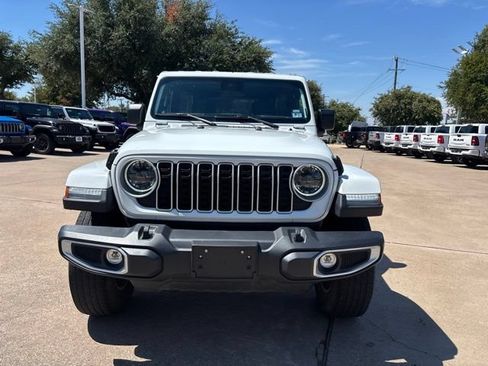 Used 2025 Jeep Wrangler Unlimited Sahara AWD/4WD image 2