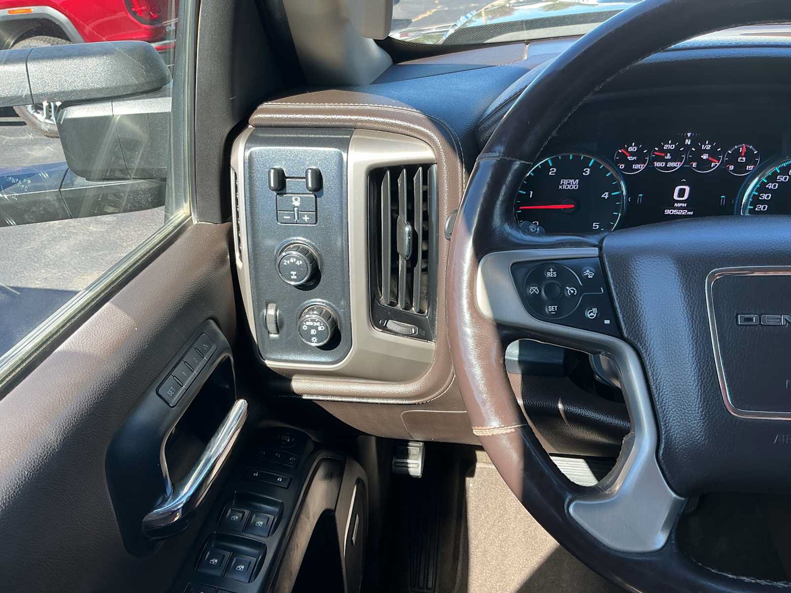 Used 2017 GMC Sierra 2500 Denali w/ Duramax Plus Package AWD/4WD image 10