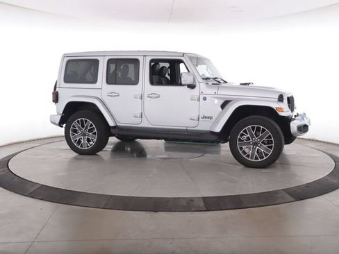 Used 2024 Jeep Wrangler High Altitude AWD/4WD image 12