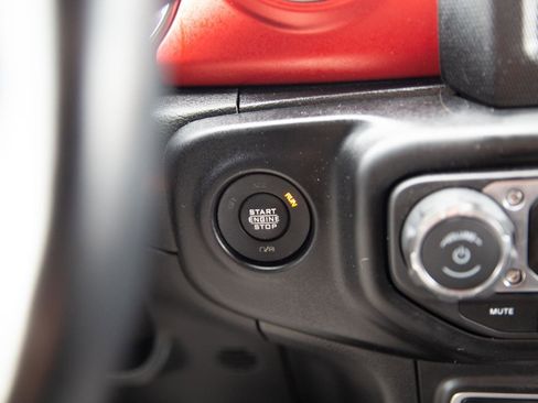 Used 2021 Jeep Wrangler Unlimited Rubicon AWD/4WD image 14