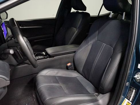 Used 2025 Toyota Camry XSE FWD image 6