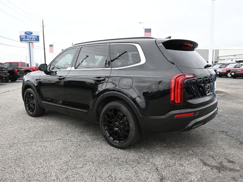 Used 2021 Kia Telluride EX w/ EX Premium Package image 6