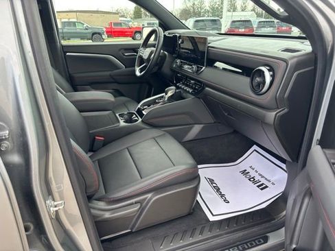 Certified 2024 Chevrolet Colorado Z71 w/ LPO, Dark Essentials Package AWD/4WD image 23