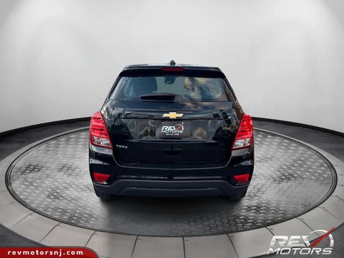 Used 2017 Chevrolet Trax LS FWD image 4