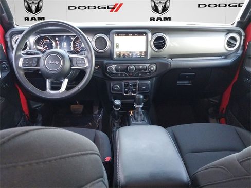 Used 2023 Jeep Gladiator Overland image 8