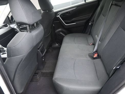 Used 2020 Toyota RAV4 LE FWD image 14