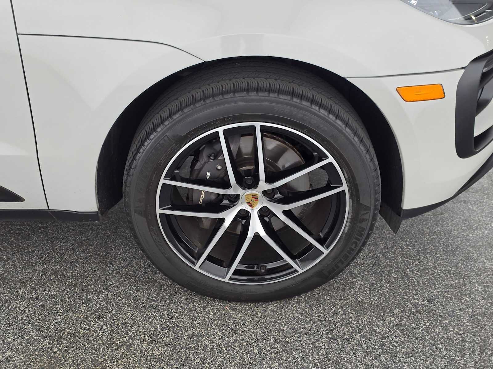 Used 2024 Porsche Macan AWD/4WD image 9
