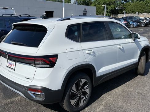 New 2026 Volkswagen Taos SE AWD/4WD image 9
