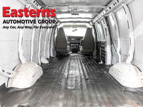 Used 2019 Chevrolet Express 2500 Extended RWD image 9