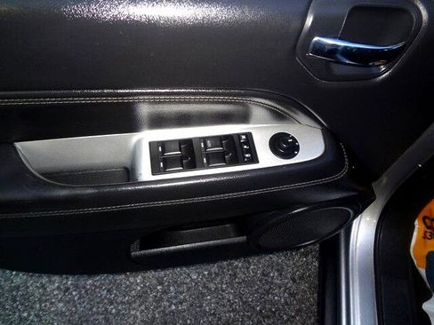 Used 2017 Jeep Compass Latitude image 15