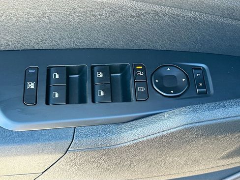 New 2026 Kia Sportage S image 17