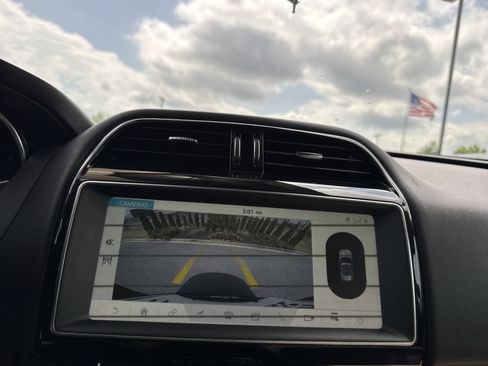 Used 2019 Jaguar F-PACE Premium AWD/4WD image 26