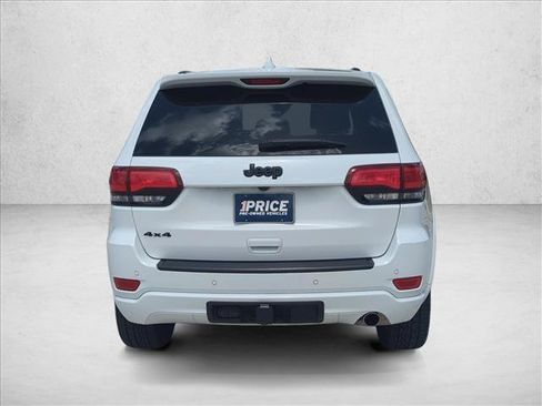 Used 2021 Jeep Grand Cherokee Laredo X AWD/4WD image 6