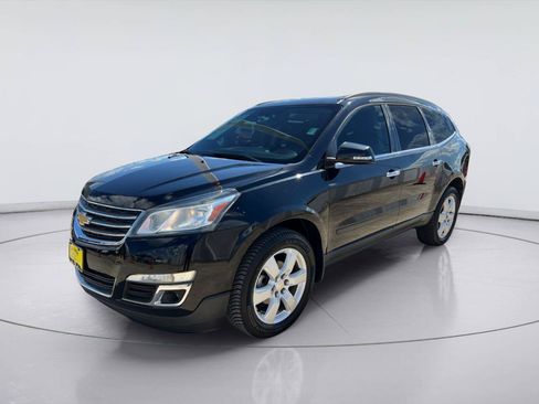 Used 2017 Chevrolet Traverse LT w/ Style and Technology Package FWD image 7