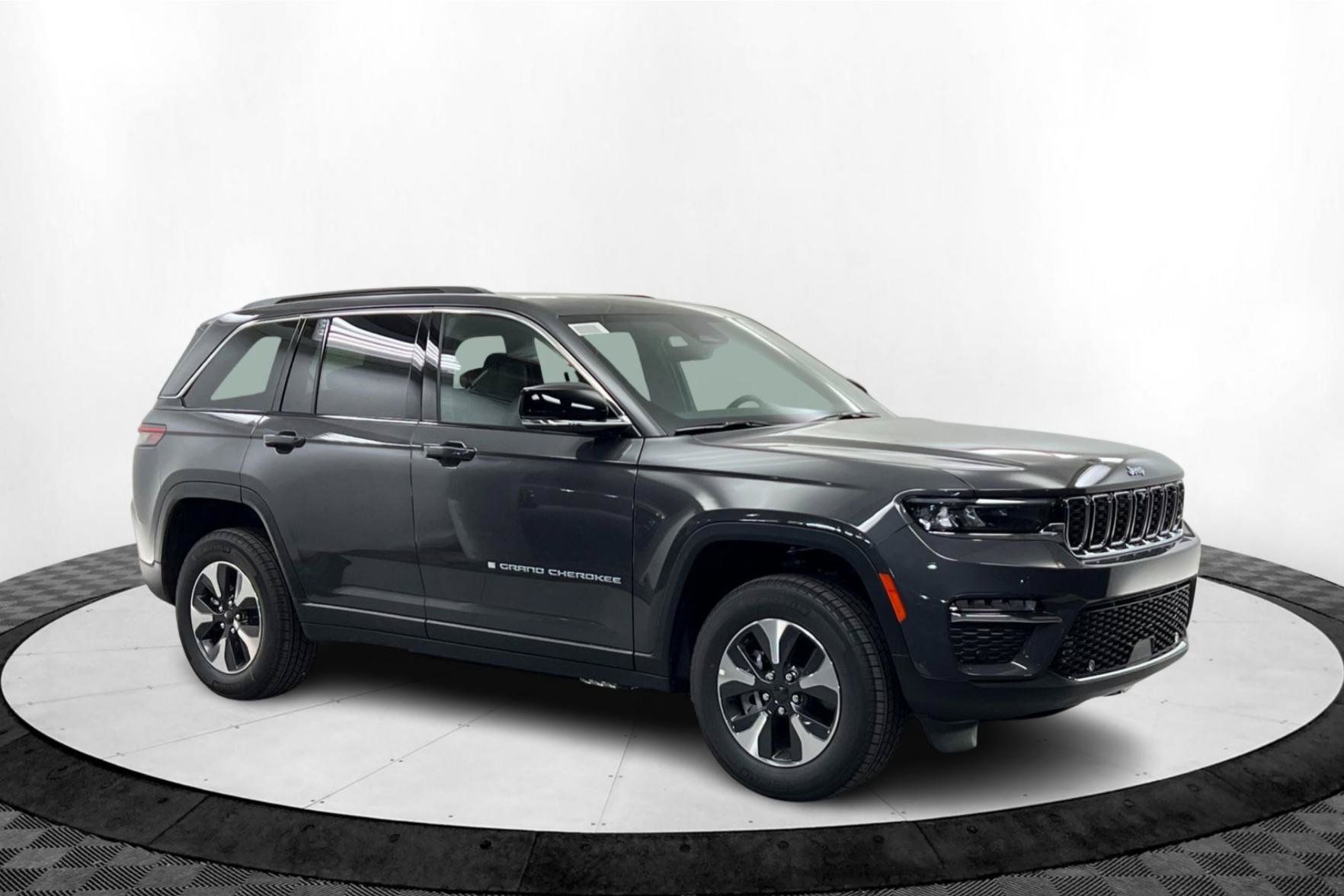 New 2024 Jeep Grand Cherokee Limited 4xe w/ Luxury Tech Group II AWD/4WD image 7