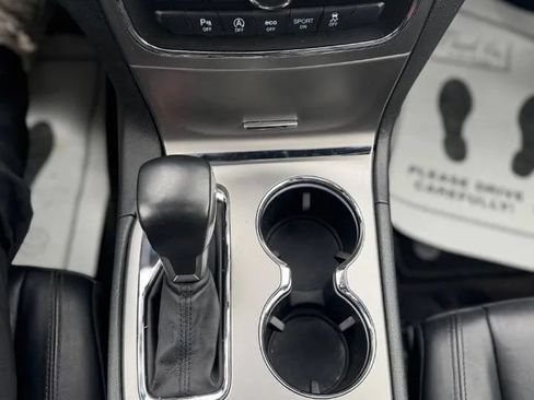 Used 2018 Jeep Grand Cherokee Limited AWD/4WD image 19