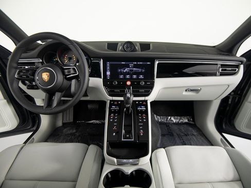 New 2026 Porsche Macan S image 30