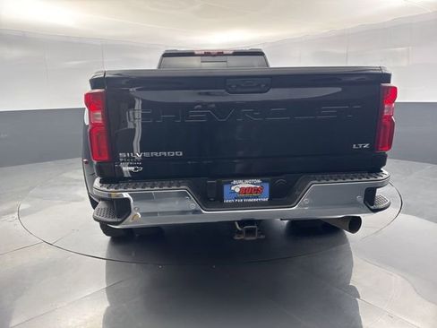 Used 2024 Chevrolet Silverado 3500 LTZ w/ LTZ Convenience Package image 5