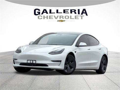 Used 2022 Tesla Model 3 Long Range image 2