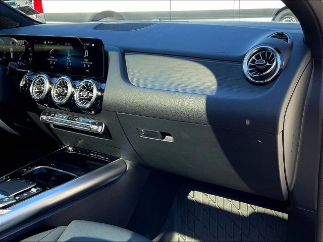 Certified 2023 Mercedes-Benz GLA 250 4MATIC image 28