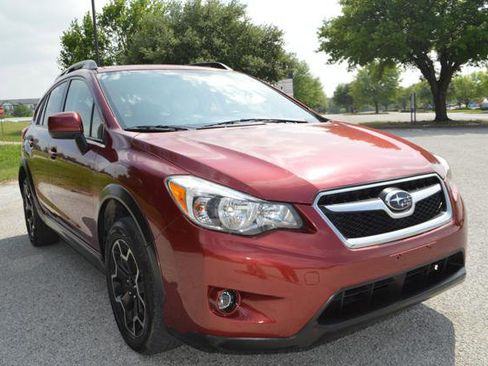 Used 2014 Subaru Crosstrek 2.0i Limited AWD/4WD image 2