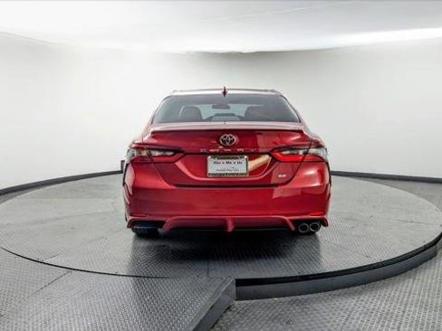 Used 2022 Toyota Camry SE image 6